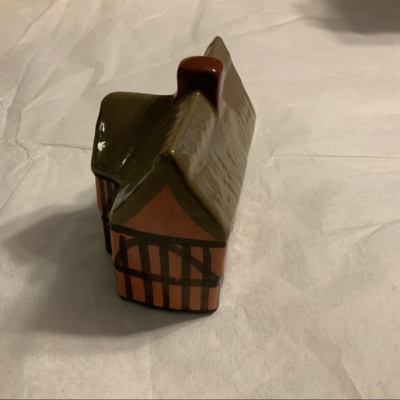 Ceramic handcrafted Tudor House Made in England - Picture 3 of 7